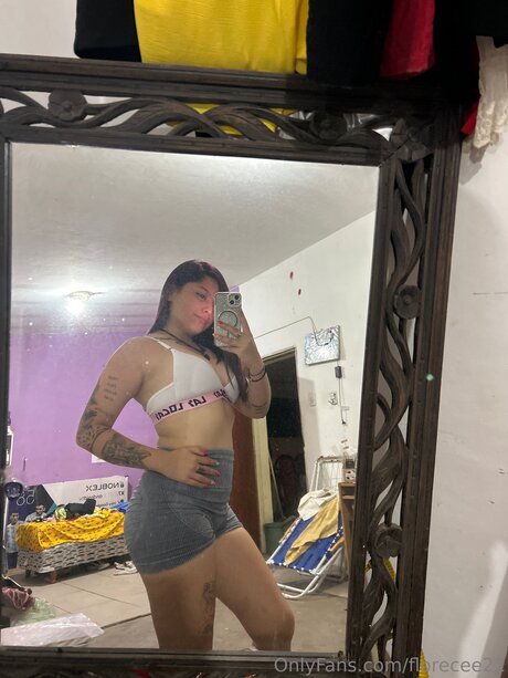 Florecee22 modelo porno foto