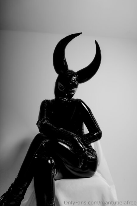 Mantubelafree estrella porno desnuda imágenes