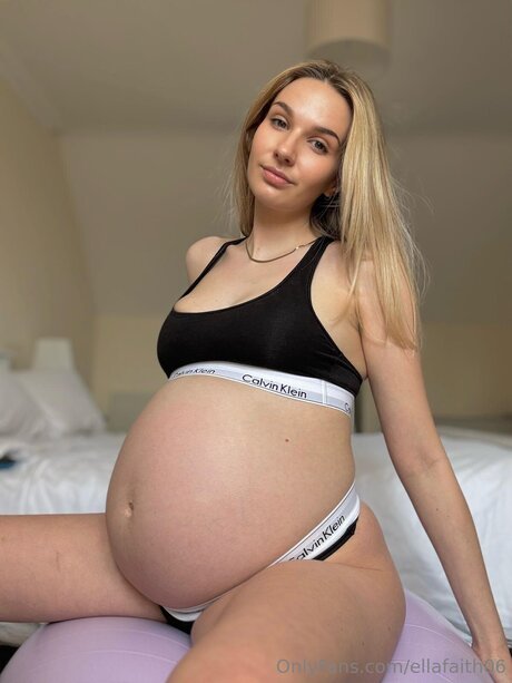 Ellafaith06 estrella porno del sexo fotos