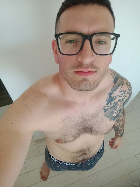 Onlychiqi hermosa actriz fotos