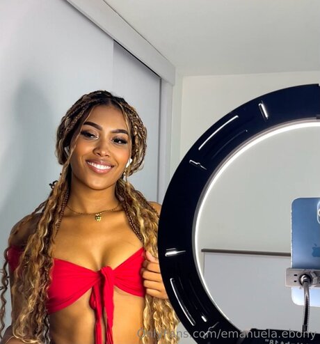 Emanuela Ebony modelo fotos