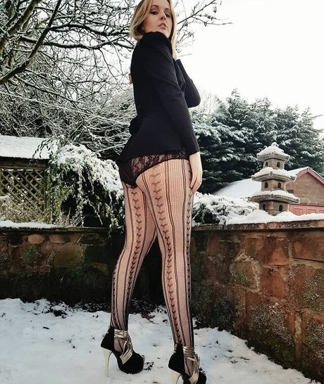 Suzy Lu modelo desnuda foto