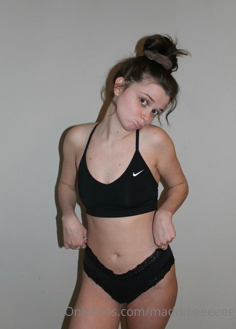 ellabelleeee actriz exclusiva imágenes