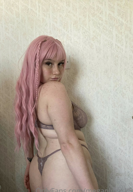 Meganlmack5 modelo desnudo imágenes