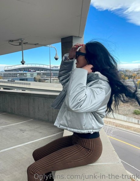 elleventures actriz atractiva imágenes