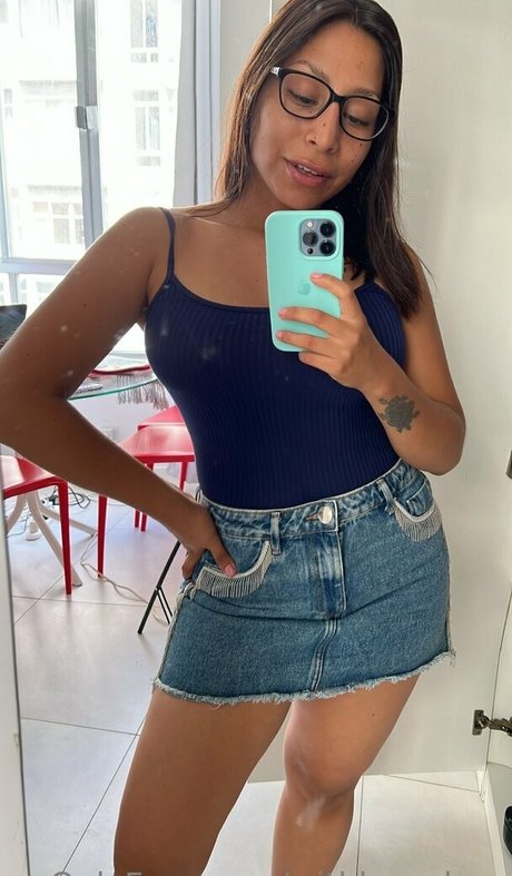 withlove lara actriz foto