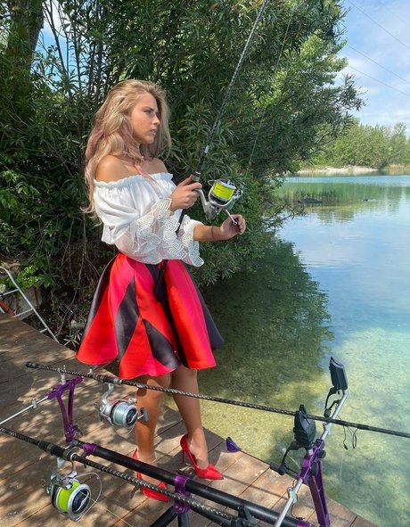 Elizabeth Shostak actriz libre archivo