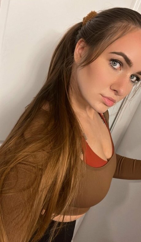 Ella Estrid modelo hd galería