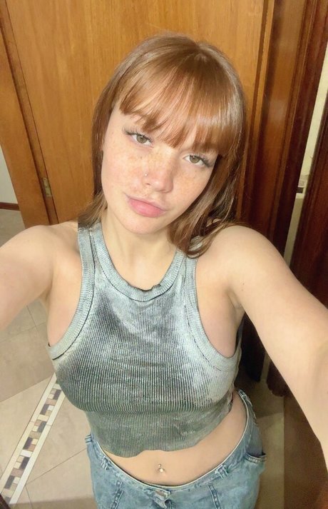 milf caliente onlyfans bastante hd imagen