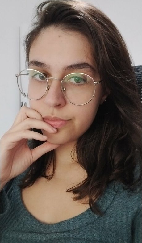 Ayla Antunes bonita estrella porno foto