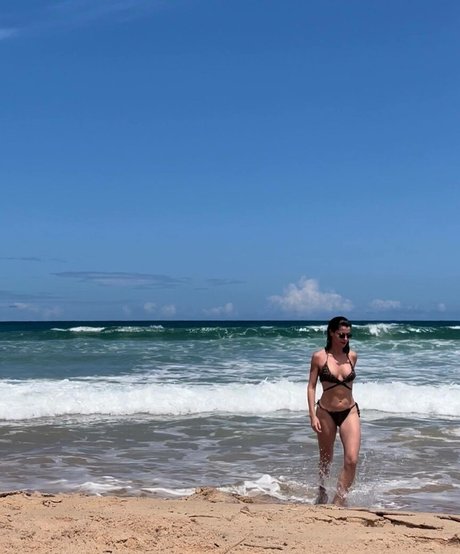 Alinne Moraes modelo archivo