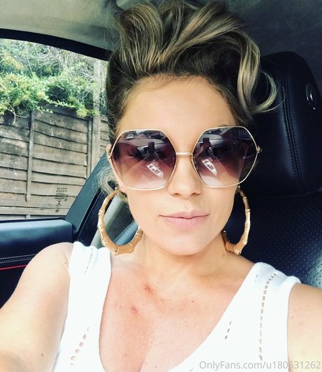 adolescente asiática de grandes tetas onlyfans superior erótica fotos