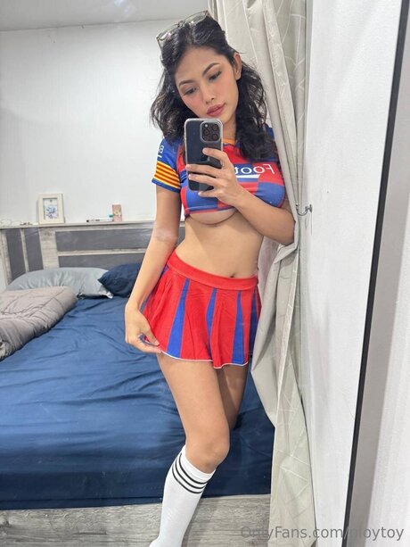 Ploytoy bonita actriz foto