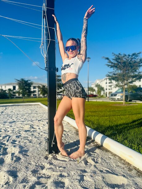 Littlelyssy estrella erótica foto