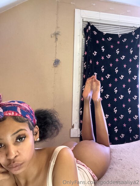 Goddessaaliya2 modelo adulto foto