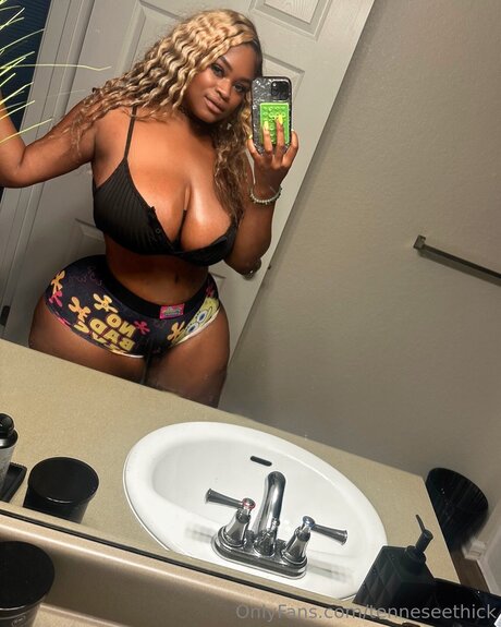 Tenneseethick modelo erótico imágenes