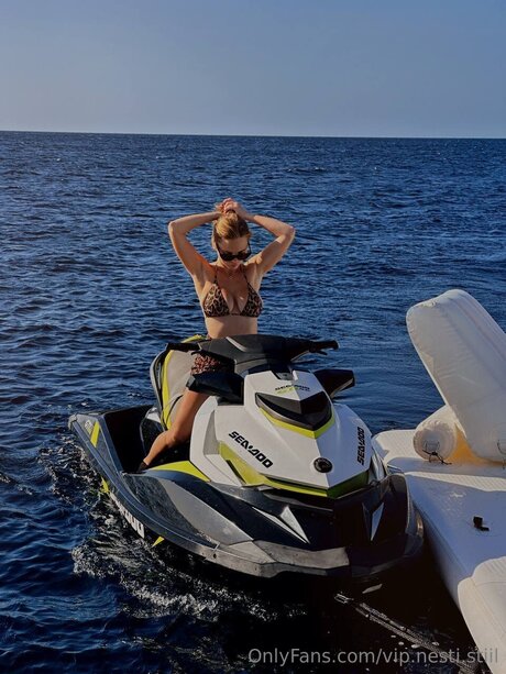 Nesty Still estrella porno perfecta fotos