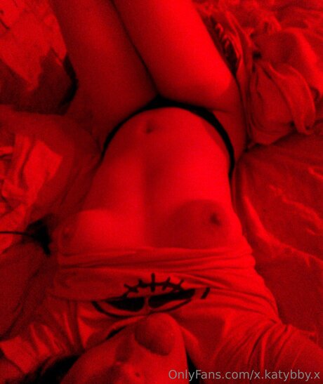 X Katybby X hermosa estrella porno archivo