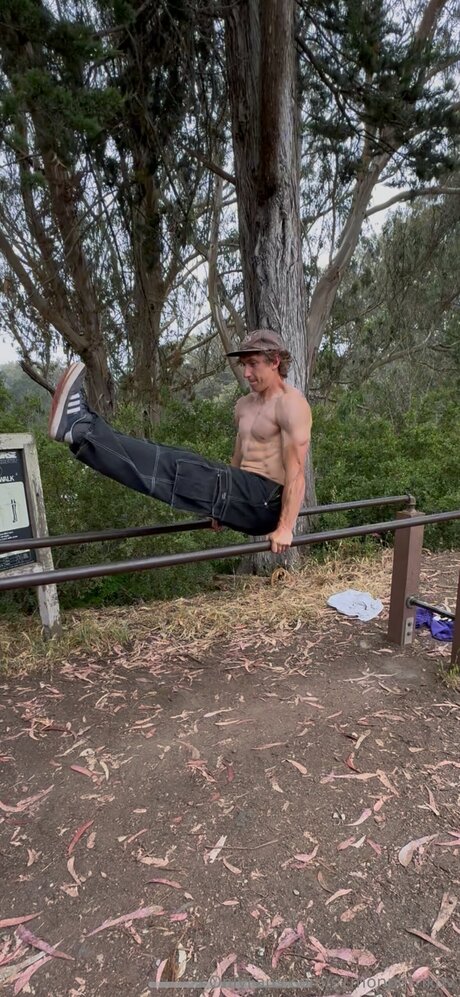 S1monpetrikov buena actriz foto