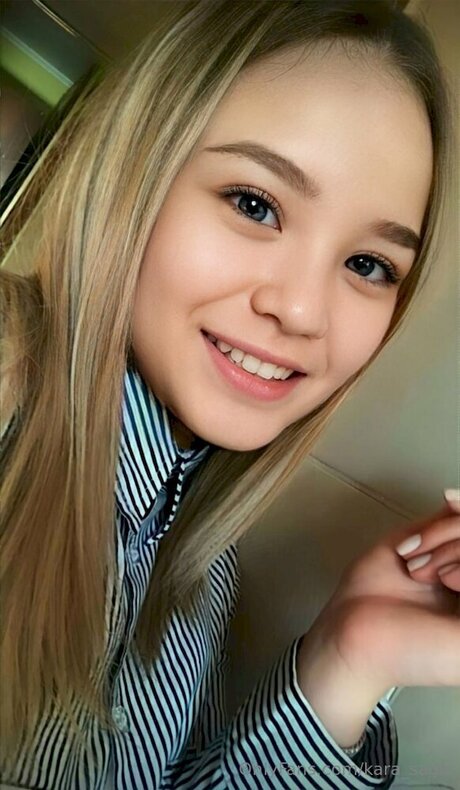 Kara Sage estrella porno bonita galerías