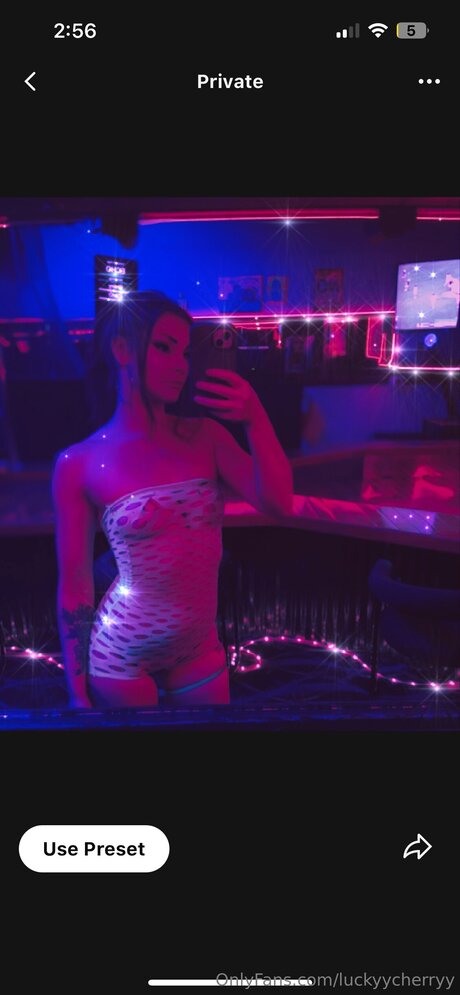 Luckyycherryy sexo estrella fotos