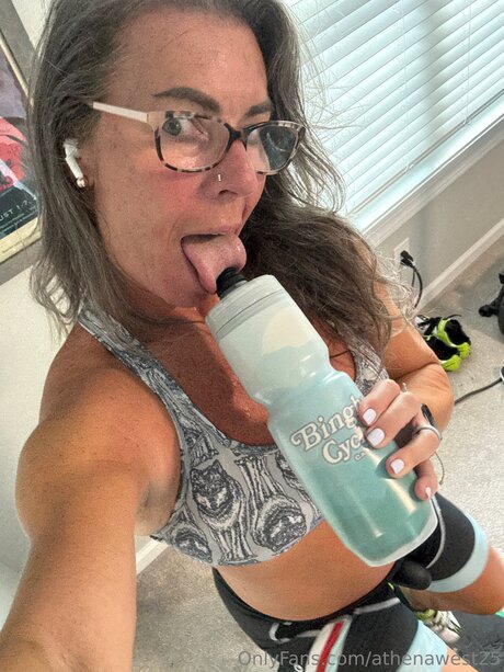 Athenawest25 bonita estrella porno imágenes