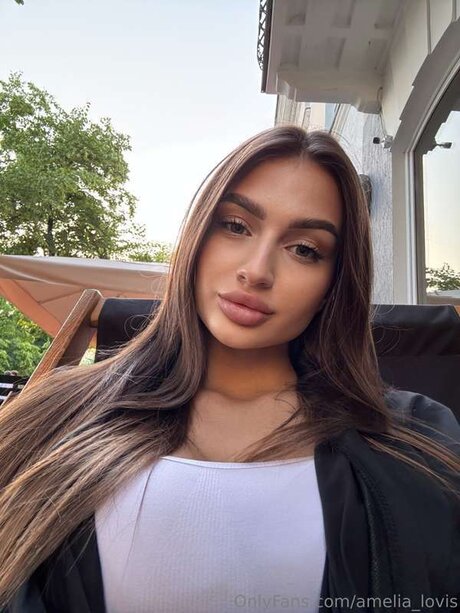 Amelia Lovis estrella porno sexy foto