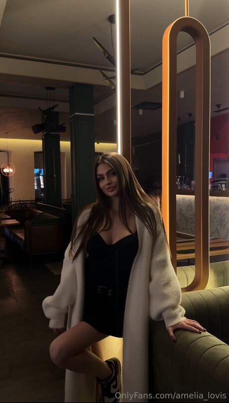 Amelia Lovis estrella de alta calidad fotos