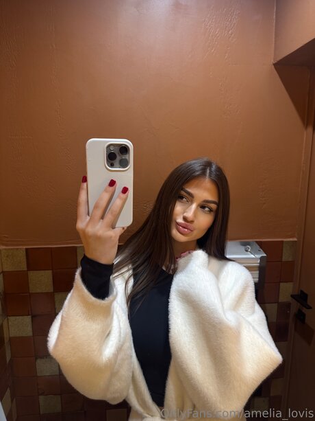 Amelia Lovis estrella porno hermosa foto