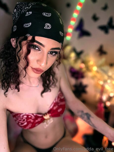 Adda Evil Free modelo agradable imágenes