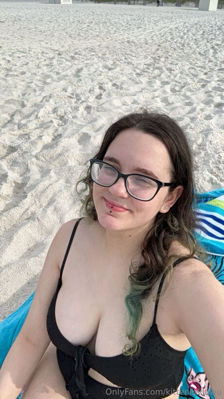 Kittenbelluwu modelo porno foto