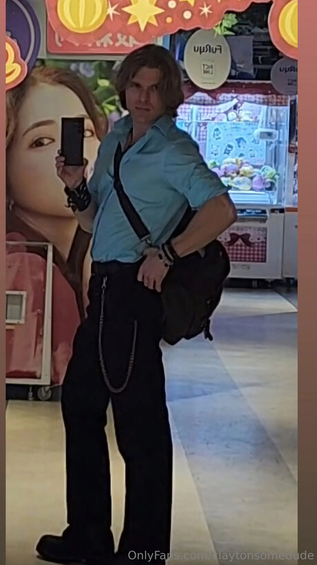 Claytonsomedude modelo atractivo imágenes