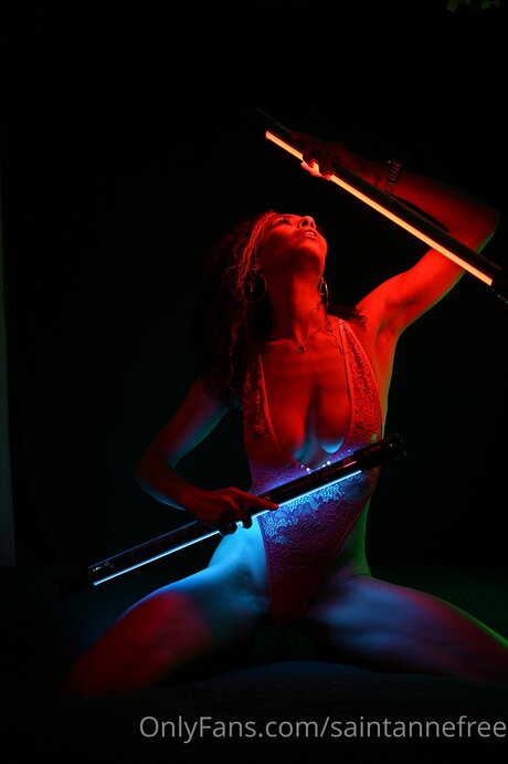 Saintannefree modelo libre imágenes