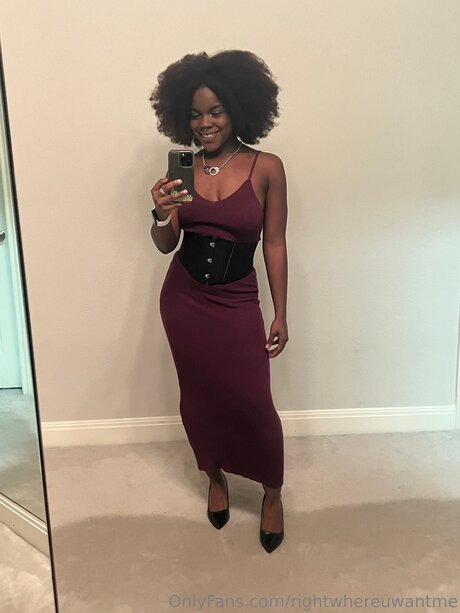 Rightwhereuwantme actriz xxx imagen