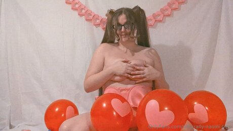 Naturally Naomi Free estrella porno en alta definición imágenes