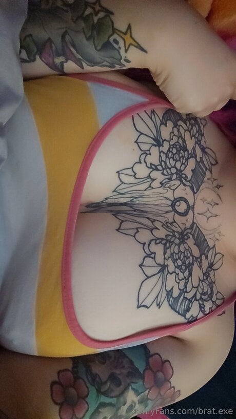 Bigtiddygothmommyuwu actriz atractiva fotos