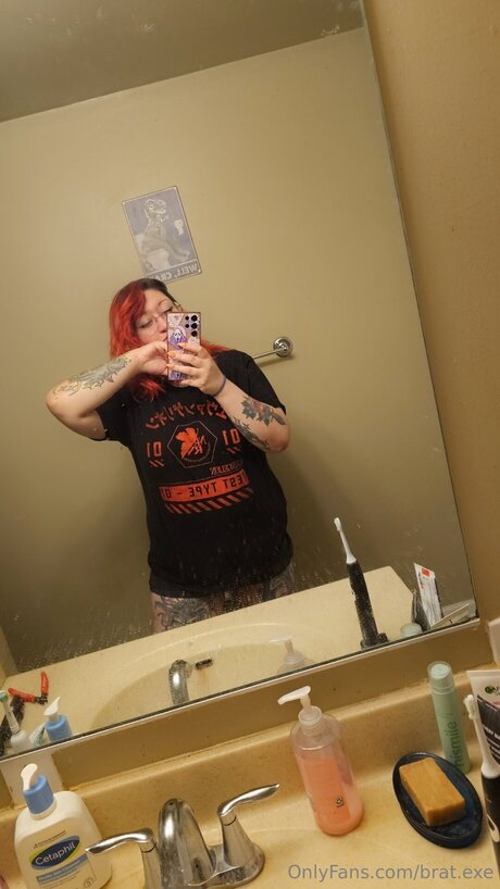 Bigtiddygothmommyuwu estrella porno hd foto