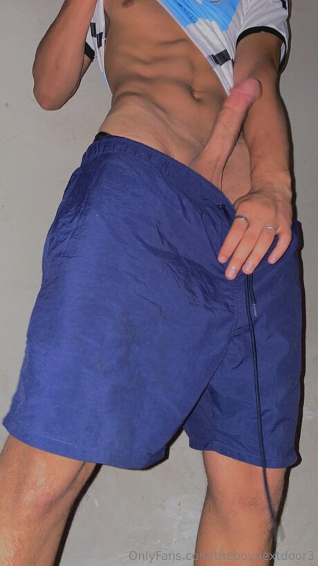 Theboynextdoor3 sexo modelo galería