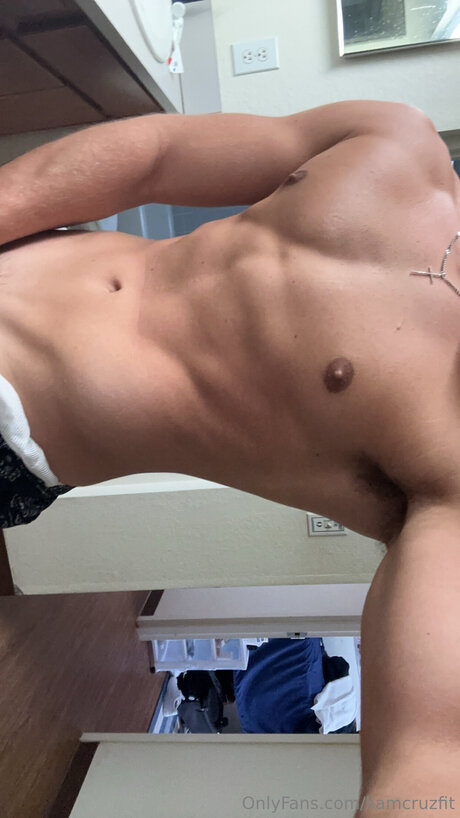 Liamcruzfit estrella desnuda foto