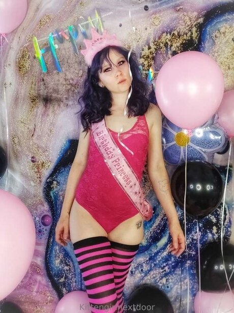 Kittengirlnextdoorfree modelo pornografico archivo