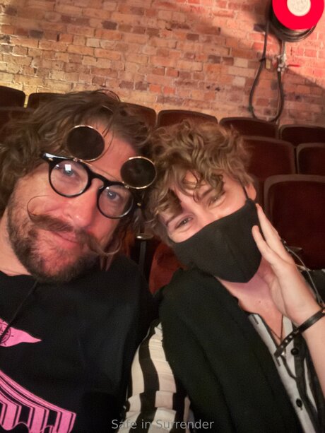 Safeinsurrender modelo atractivo foto