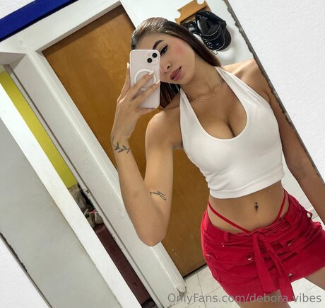 Debora Vibes hermosa estrella foto