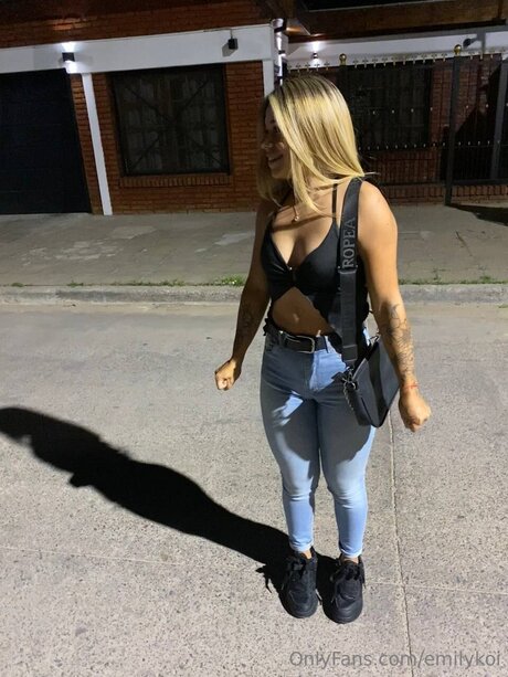 Emilykoi modelo de alta calidad recopilación