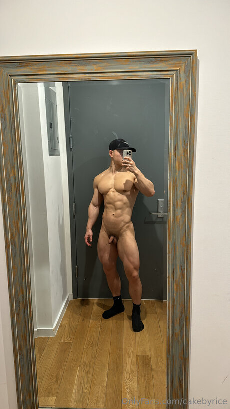 Cakebyrice modelo desnudos galerías