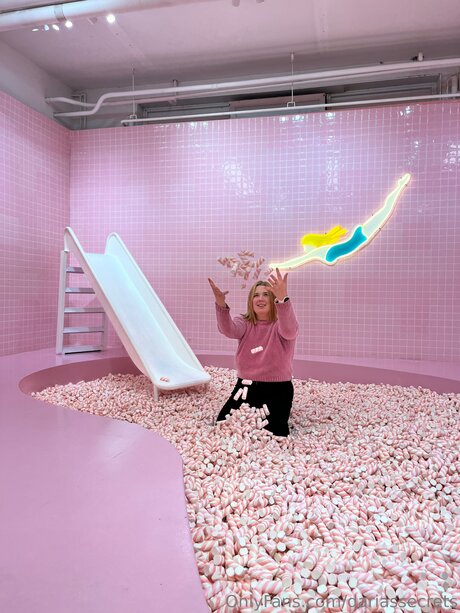 Dariassecrets hermosa estrella galerías