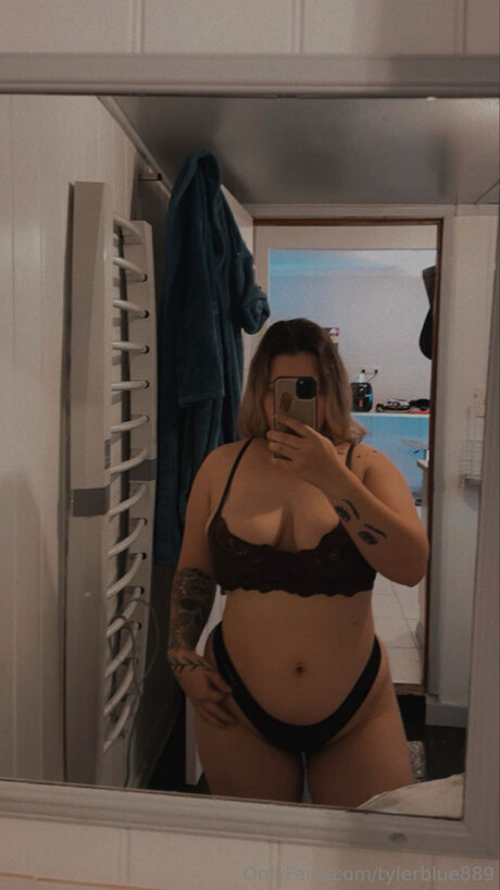 Brittttney Lyn69 estrella porno caliente fotos