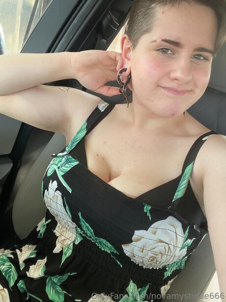 Novamystique666 estrella exclusiva galerías