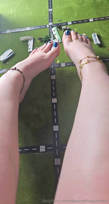 Dawnofthegiantess bonita actriz foto