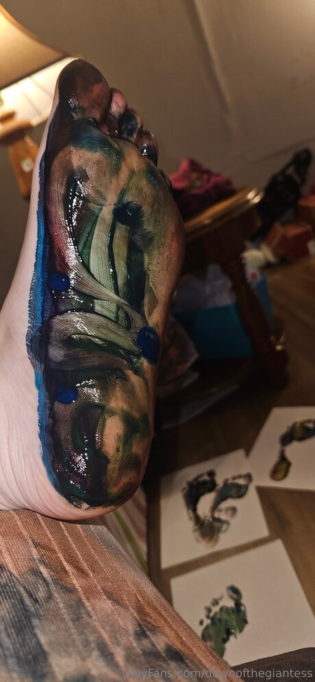 Dawnofthegiantess estrella bonita galerías