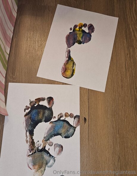 Dawnofthegiantess actriz porno foto